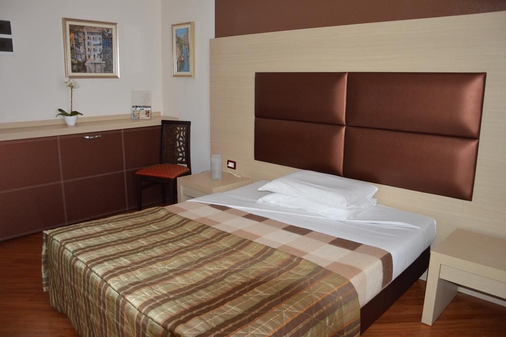 Hotel Dulcinea Múggia Eksteriør billede