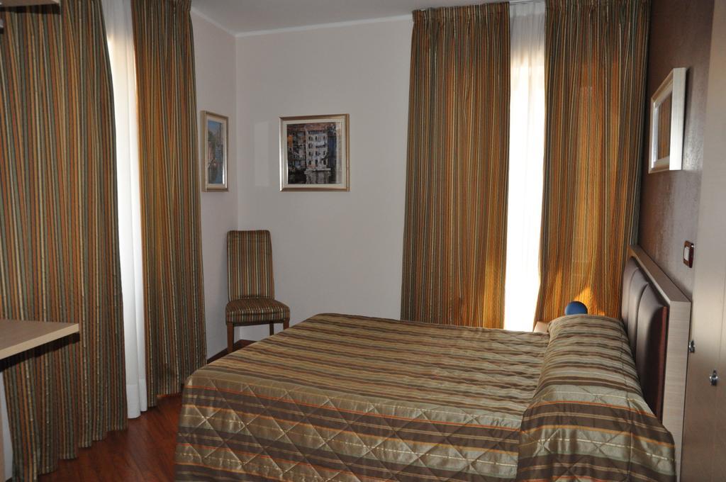 Hotel Dulcinea Múggia Værelse billede